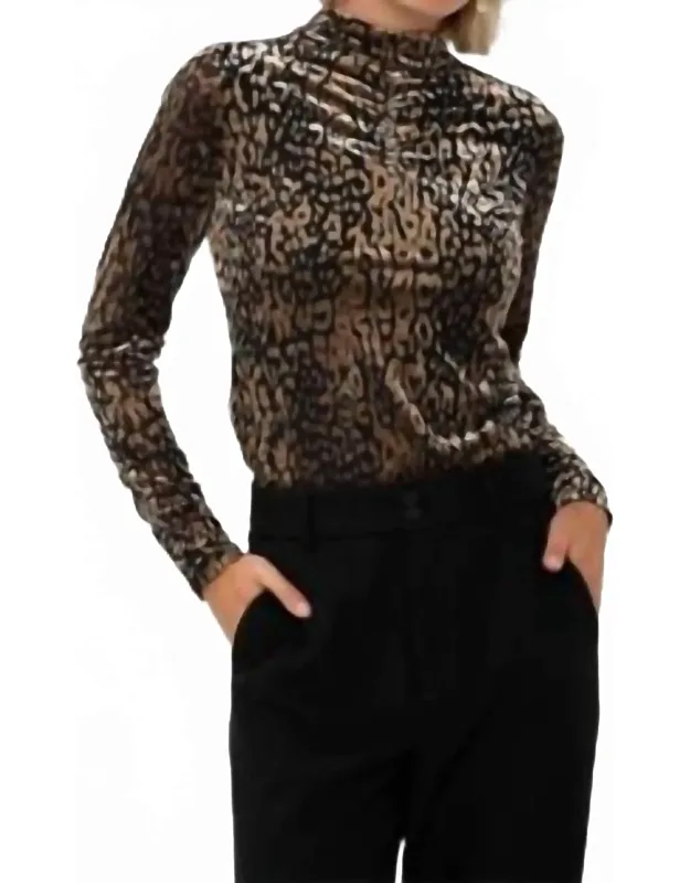 Gathering Leopard Turtleneck Top