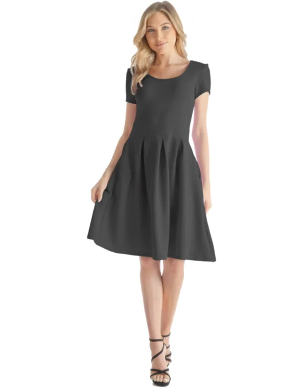 Scoop Neck Short Sleeve Knee Length Pleated A Line Pocket Dress