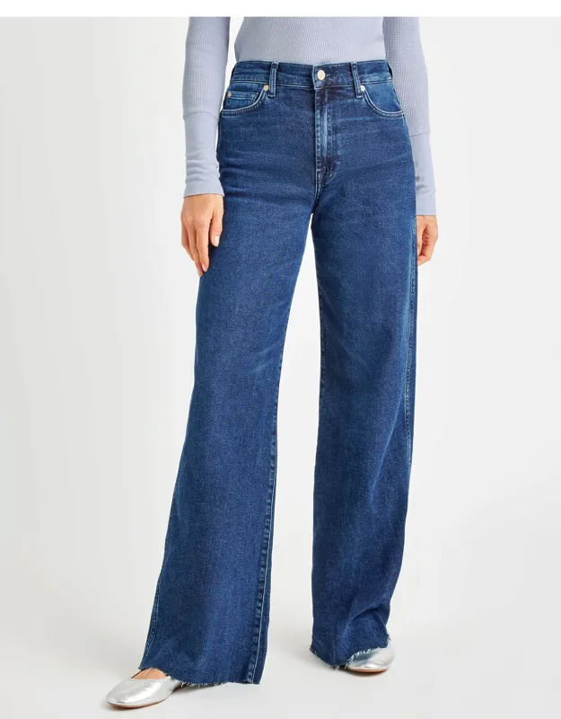 Light Wash Straight Leg Raw Hem Jeans