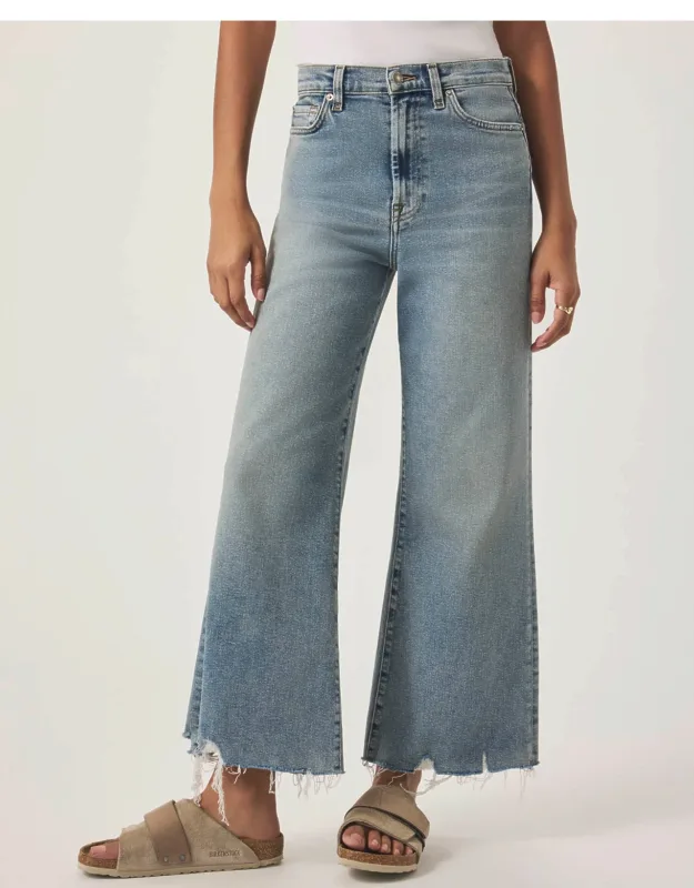 Cropped Wide Leg Jeans