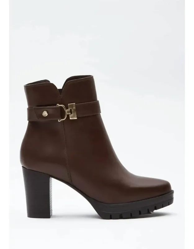 Zipper Closure Boots