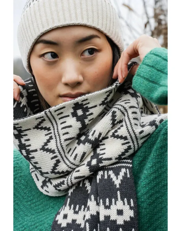 Janie Sue Organic Cotton Knitted Scarf In Geometric Ivory