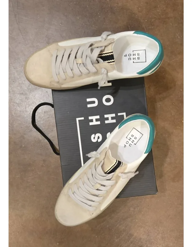 Mia Sneakers