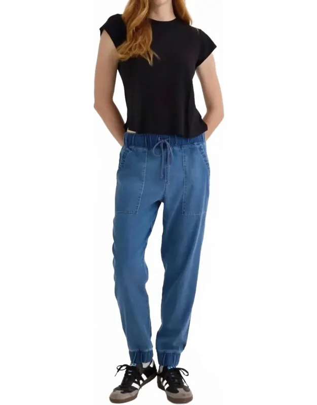 Pocket Joggers In Indigo Spray Wash