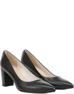 Rebecca Pumps