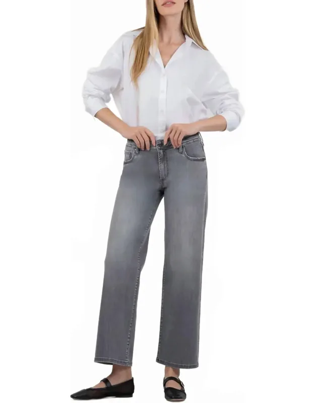 Mid Rise Wide Leg Jeans
