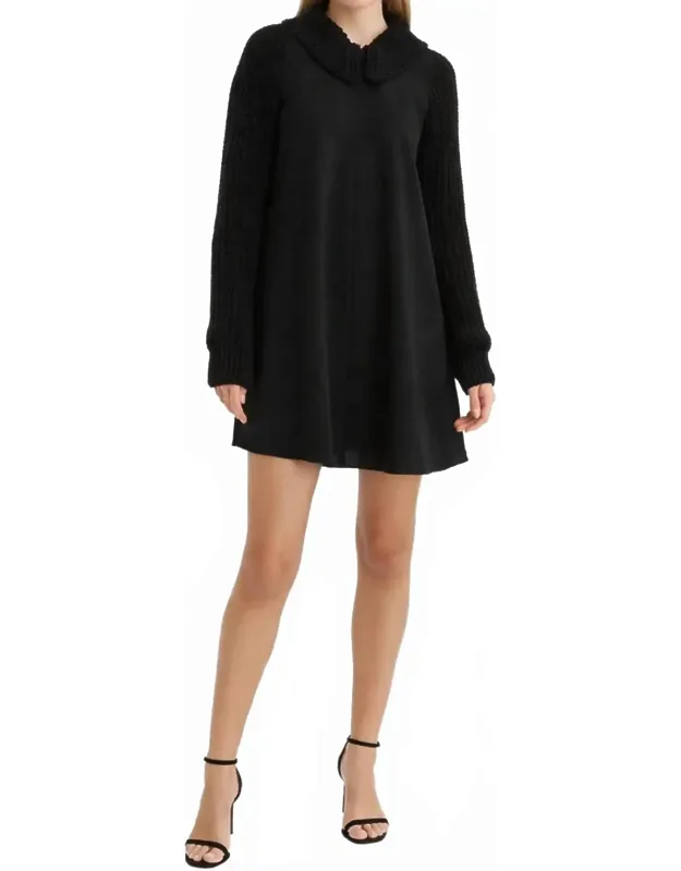 Peter Pan Collared Knit Dress