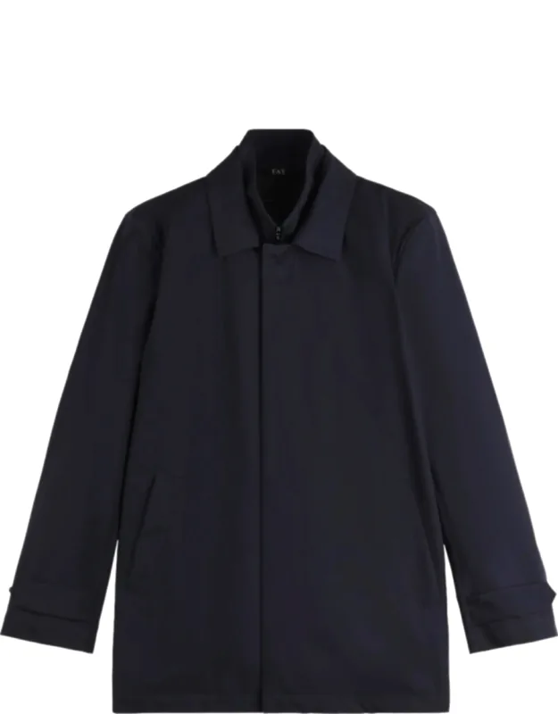 Versatile Jacket With Minimalist Design