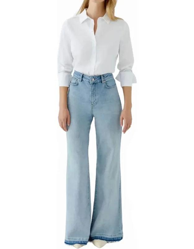 Wide-cut Flared Jeans