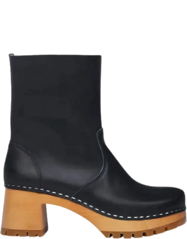 Plain Boots
