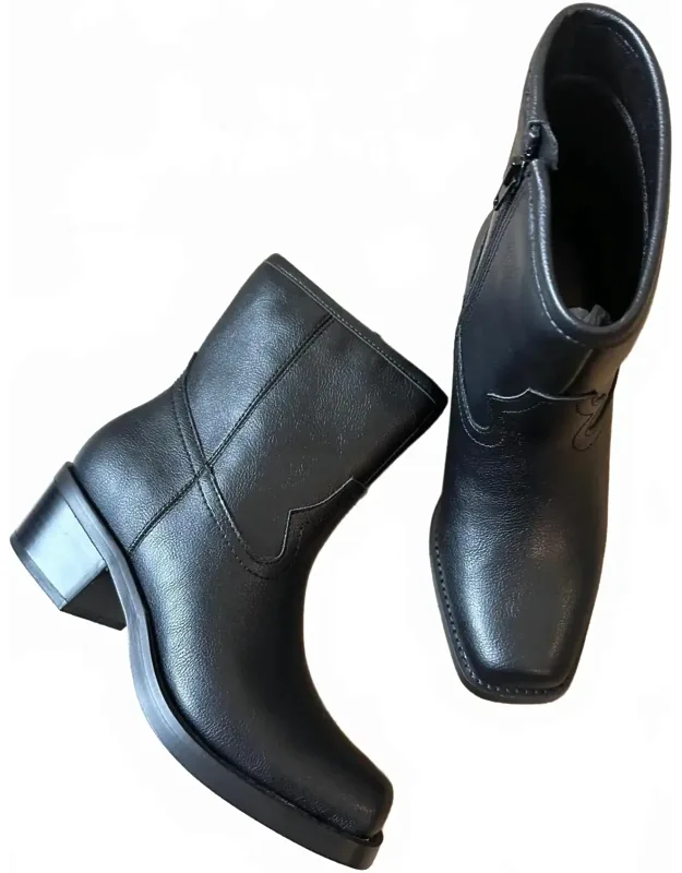 Dagny Boots