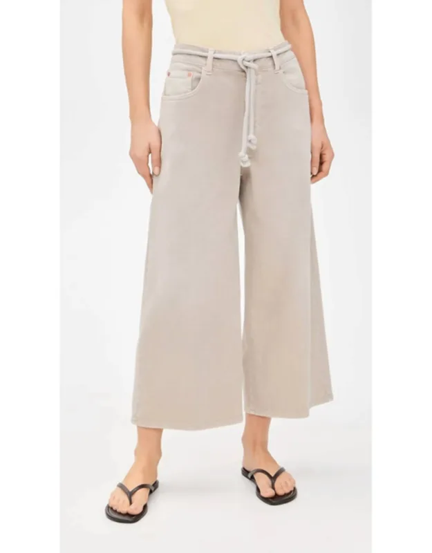 Wide Leg Cropped Jeans