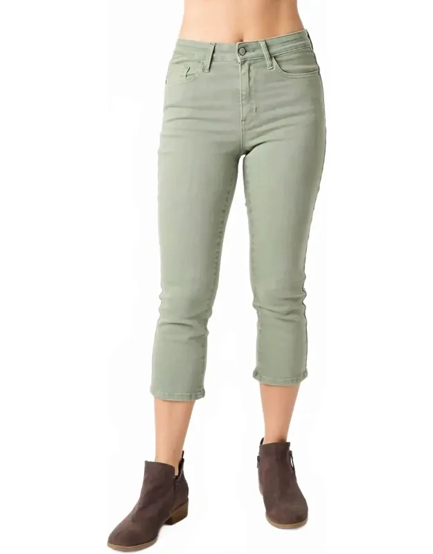 Mid-rise Garment Dyed Capri Pants