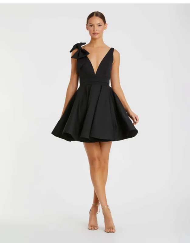 Crepe Sleeveless V-neck Mini Dress With Bow