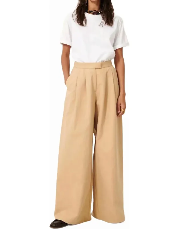 Wide Leg Pleated Trousers