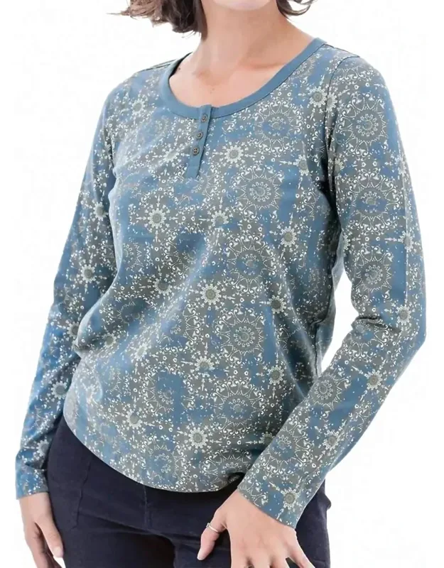 Skyla Henley Top