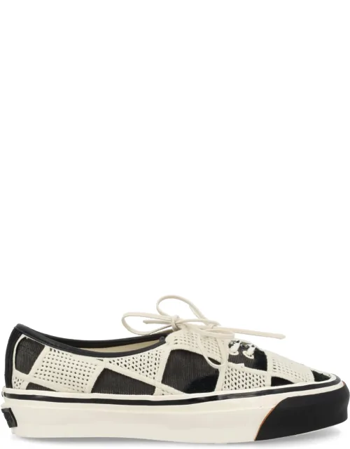 Sneakers "authentic 44"