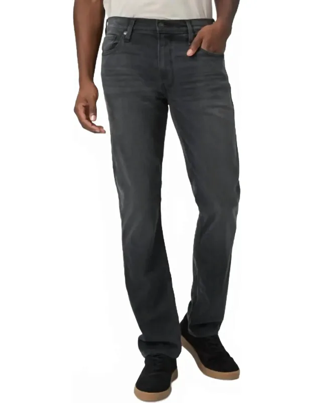 Federal Jeans With Superior Stretch And Modern Silhouette