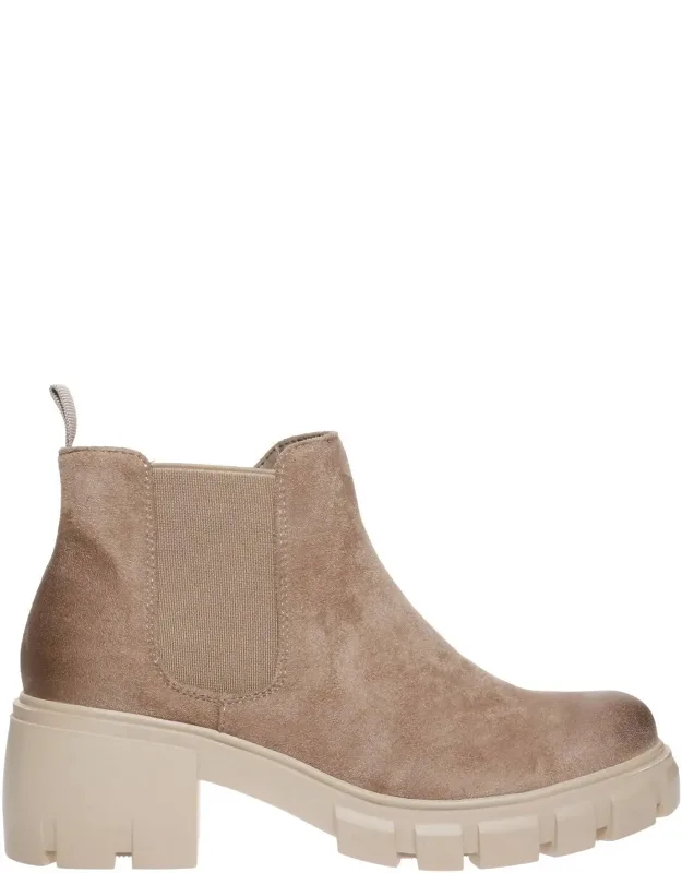 Chelsea Boots