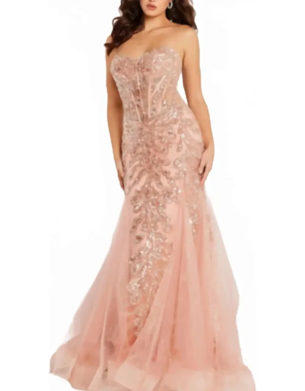 Sweetheart Neckline Embellished Dress