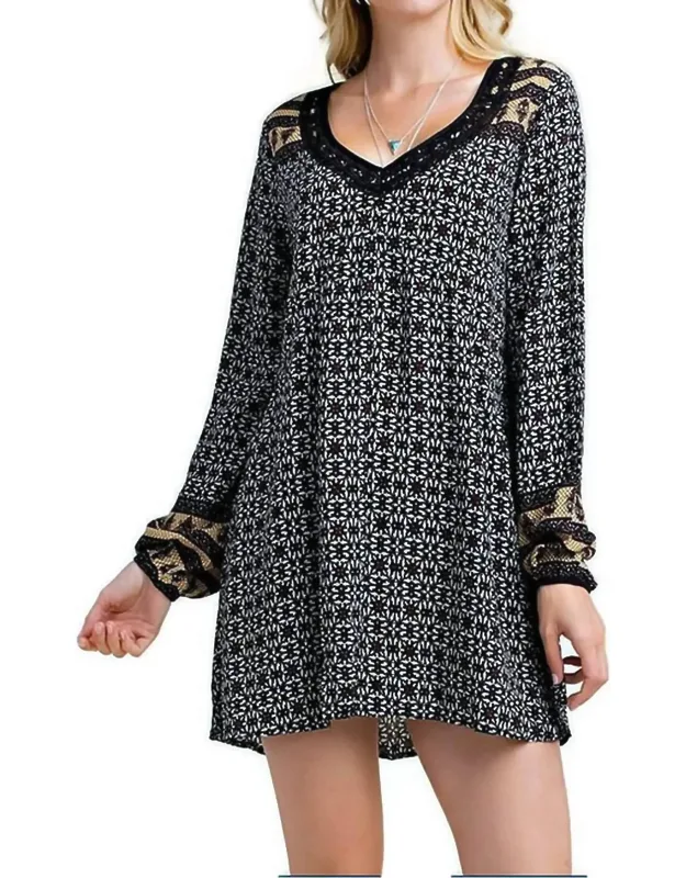 Border Print Swing Dress
