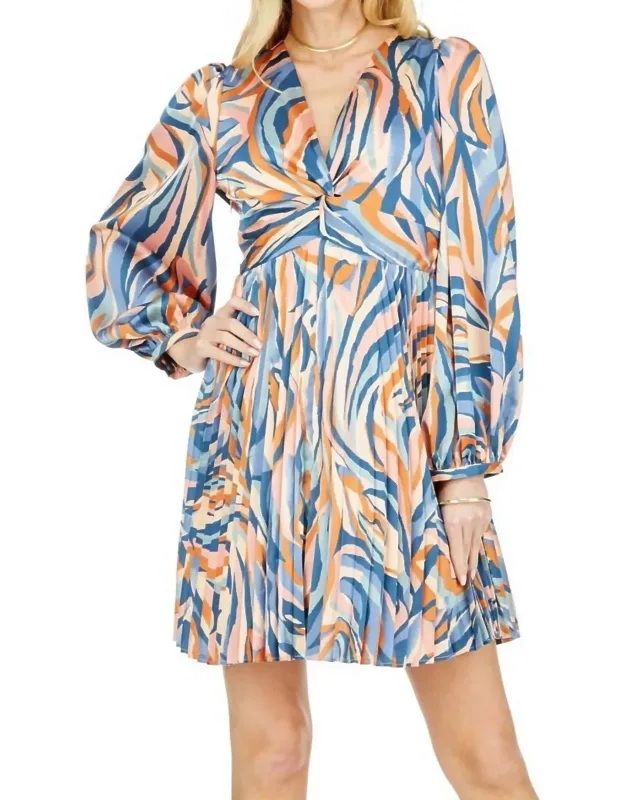 Wavy Boho Twist Pleat Dress