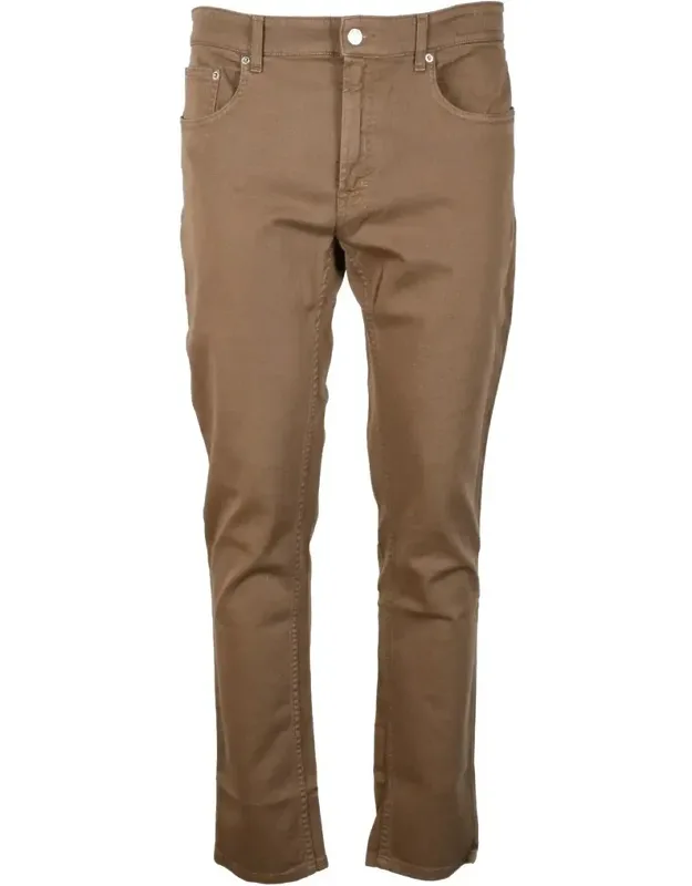 Close-fitting Jeans