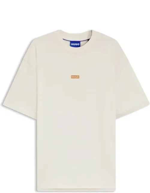 _logo-print T-shirt With Large Logo Artwork And Dropped Shoulders_
