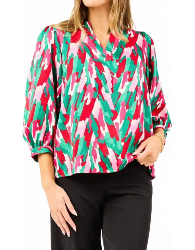 Tamyrn Chic Top With A Twist