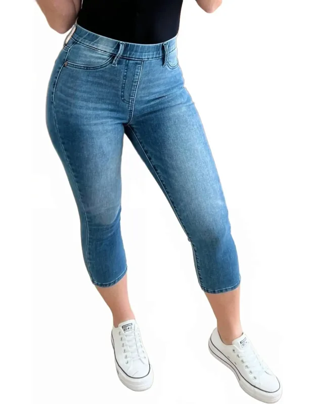 Cool Denim Pull On Non Distressed Capri Jeans