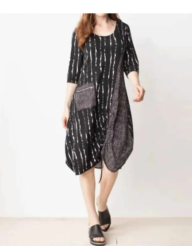 Arthouse Knit Striped Ruched Dress