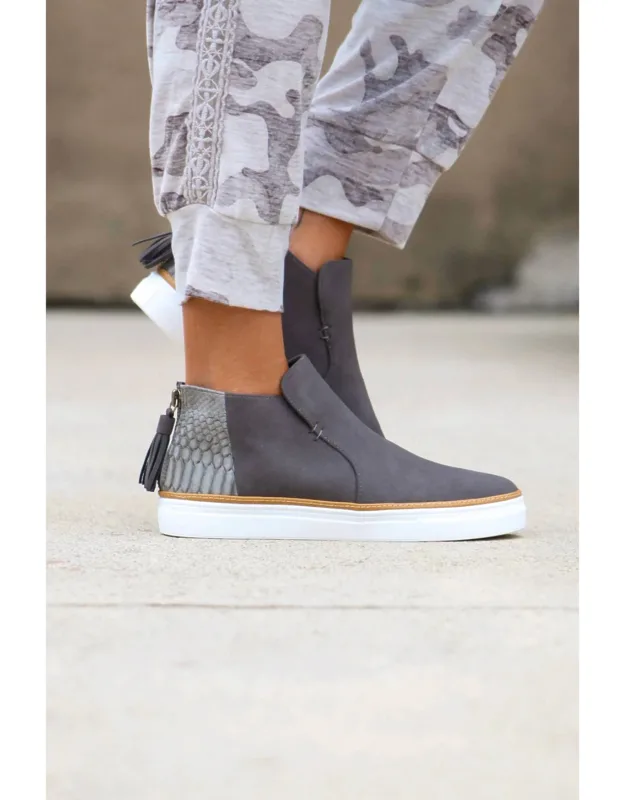 Judith Zip-up Sneakers
