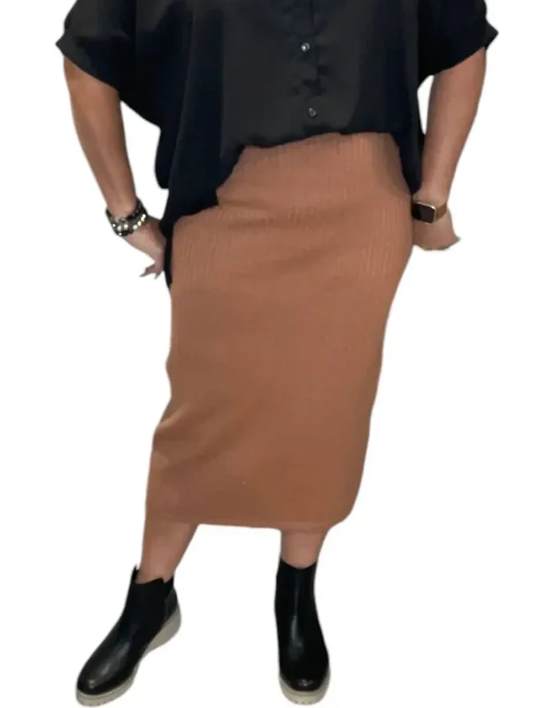 Thick Ribbed Midi Back Slit Skirt