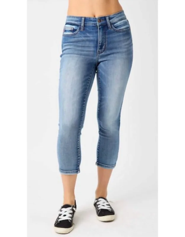 Mid Rise Non Distressed Skinny Capri Jeans