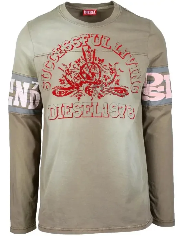 Long-sleeve T-shirt