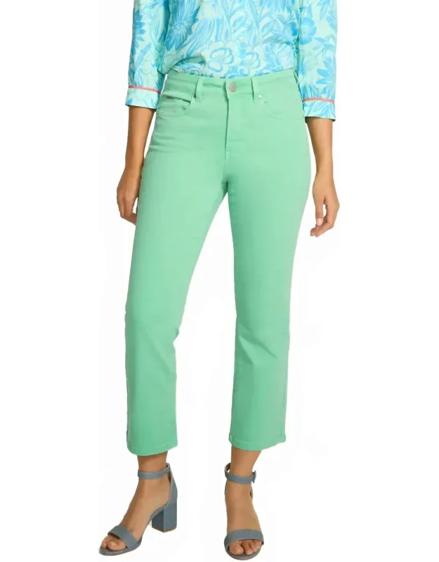 Bootcut Crop Jeans