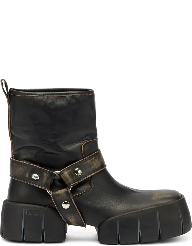 Biker Boots In Distressed Leather