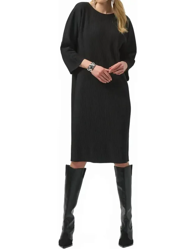 Crew Neck 3/4 Sleeve Pleated Dress