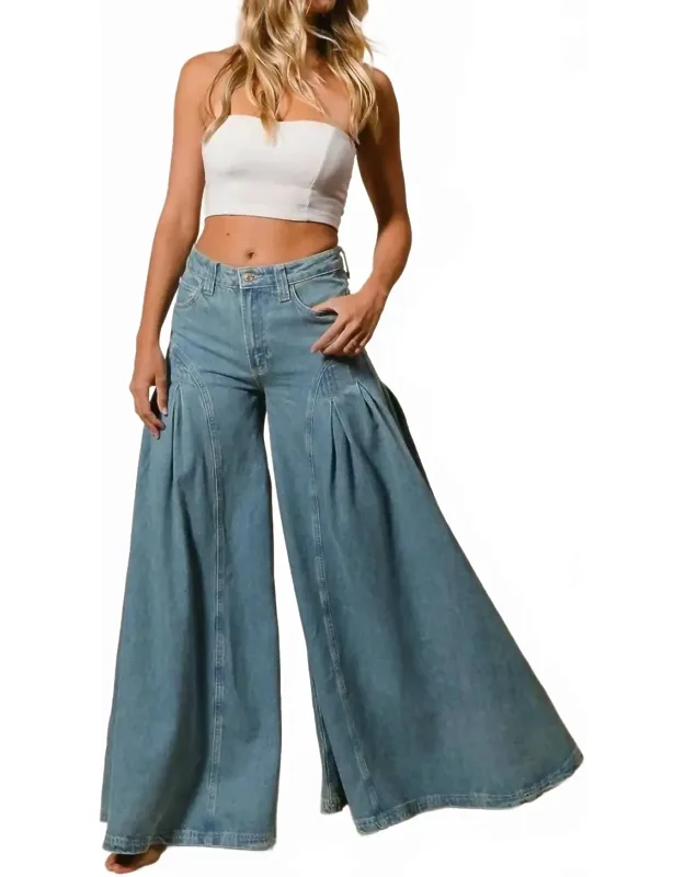 Pleated Detail Wide Jeans