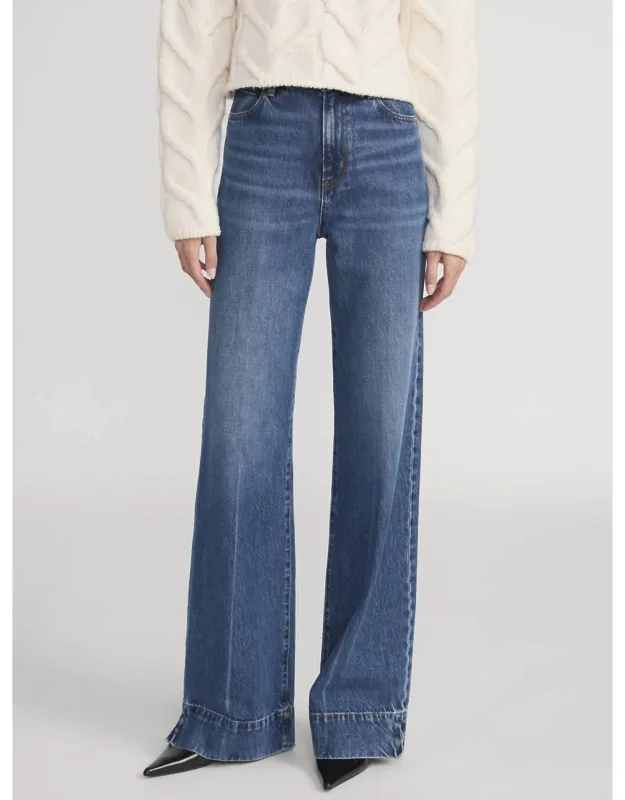 Slice Flare Jeans