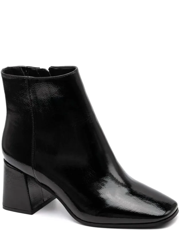 Felicia Boots