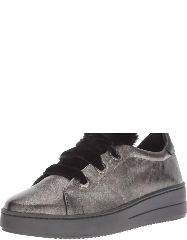 Groove Sneakers