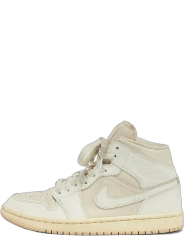 Air Jordans Leather High Top Sneakers With Padded Ankles And Durable Construction