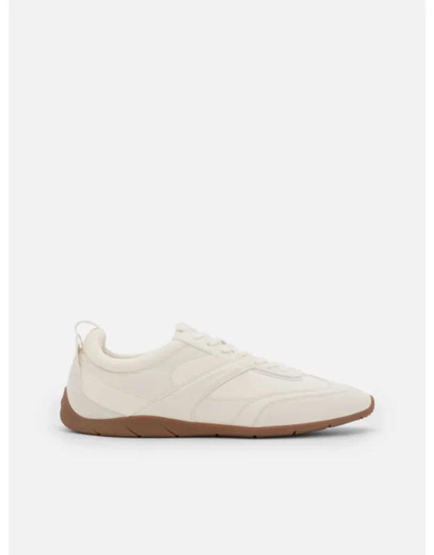 Dario Sneakers Vintage Athletic Profile