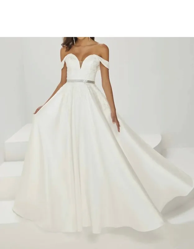 A-line Sweetheart Neckline Dress