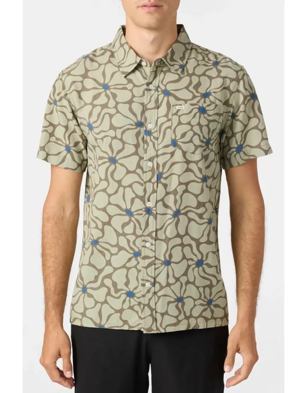 Original Apparel Name: O'neill O'riginals Shirt Men's Seagrass Floral Short Sleeve Button Up Dsgl1242  
Revised Apparel Name: Floral Short Sleeve Button Up Shirt