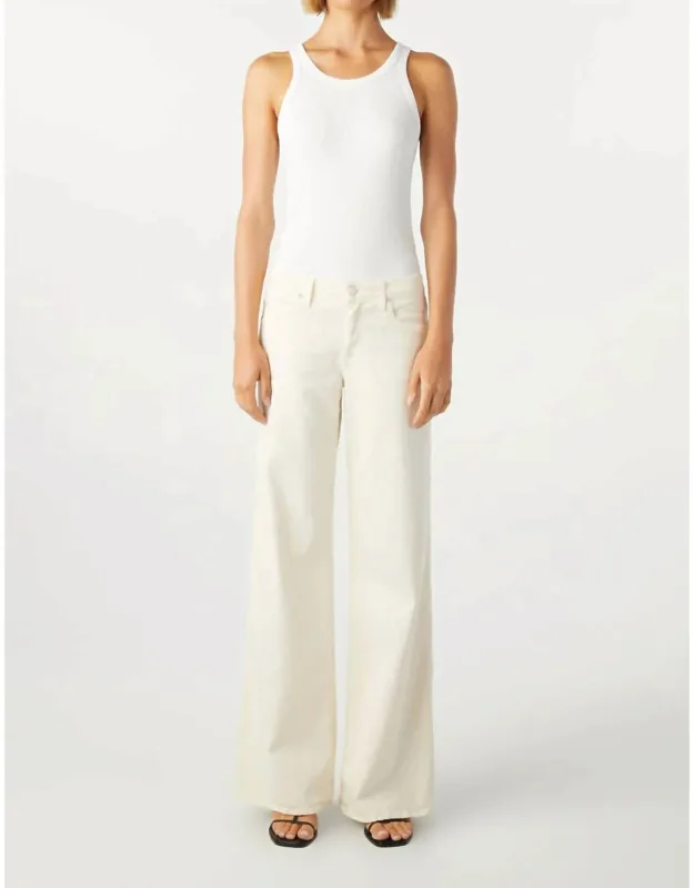 Wide-leg Jeans