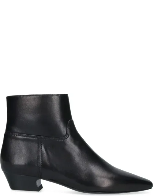 Pointed-toe Leather Boots