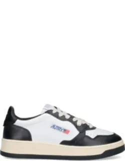 Medalist Round Toe Sneakers