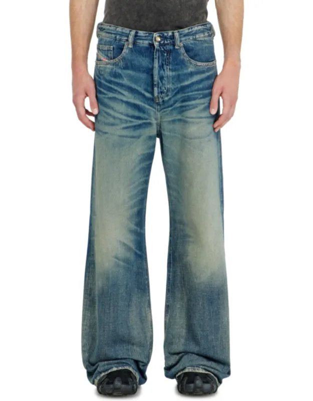Relaxed Low Waist D-rise Jeans